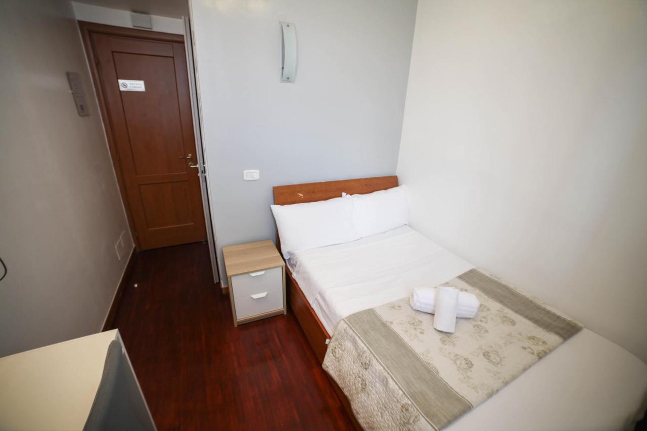 Kaydee Guesthouse ローマ エクステリア 写真