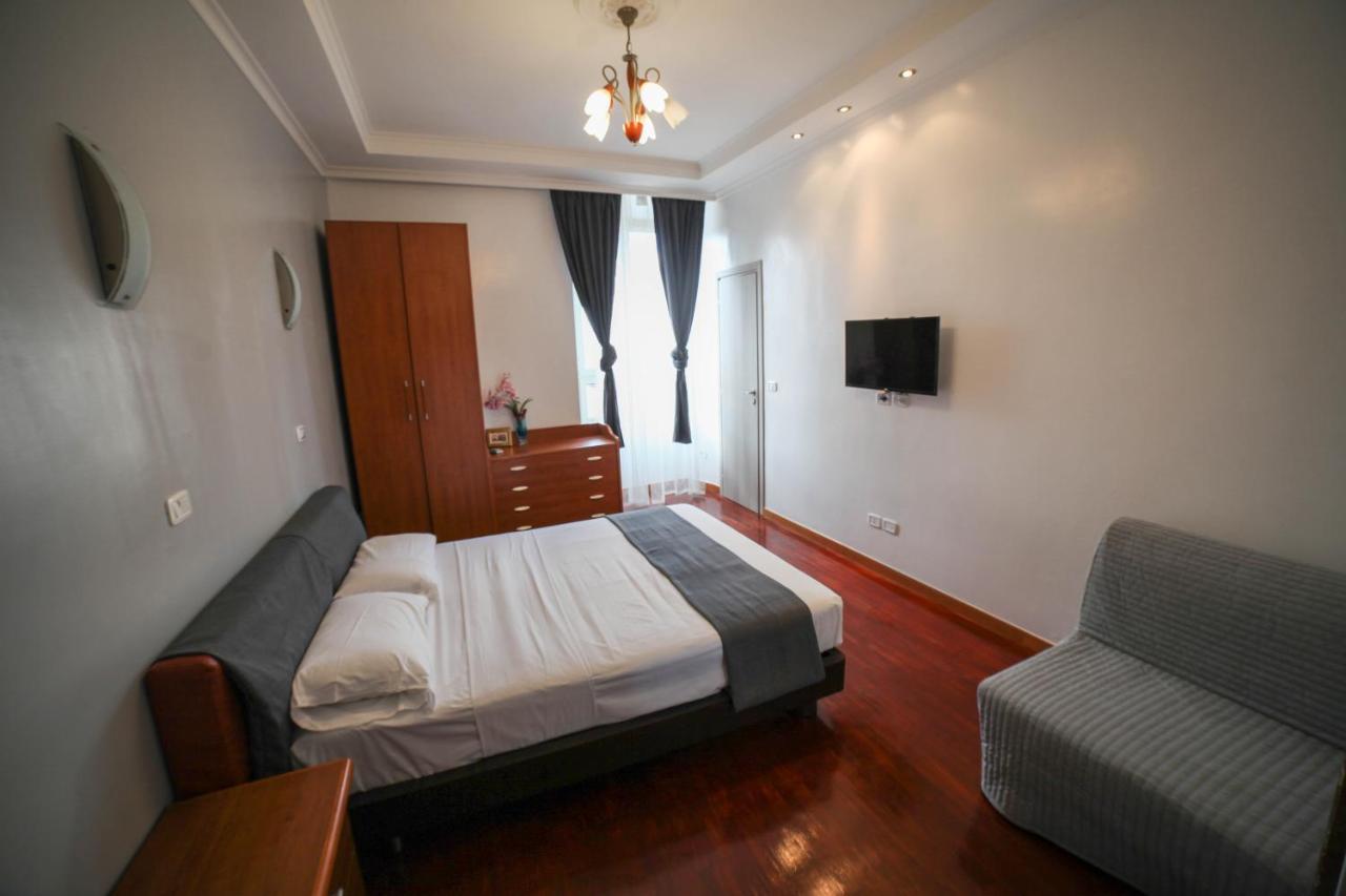 Kaydee Guesthouse ローマ エクステリア 写真