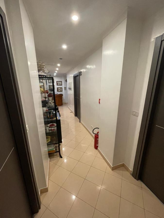 Kaydee Guesthouse ローマ エクステリア 写真