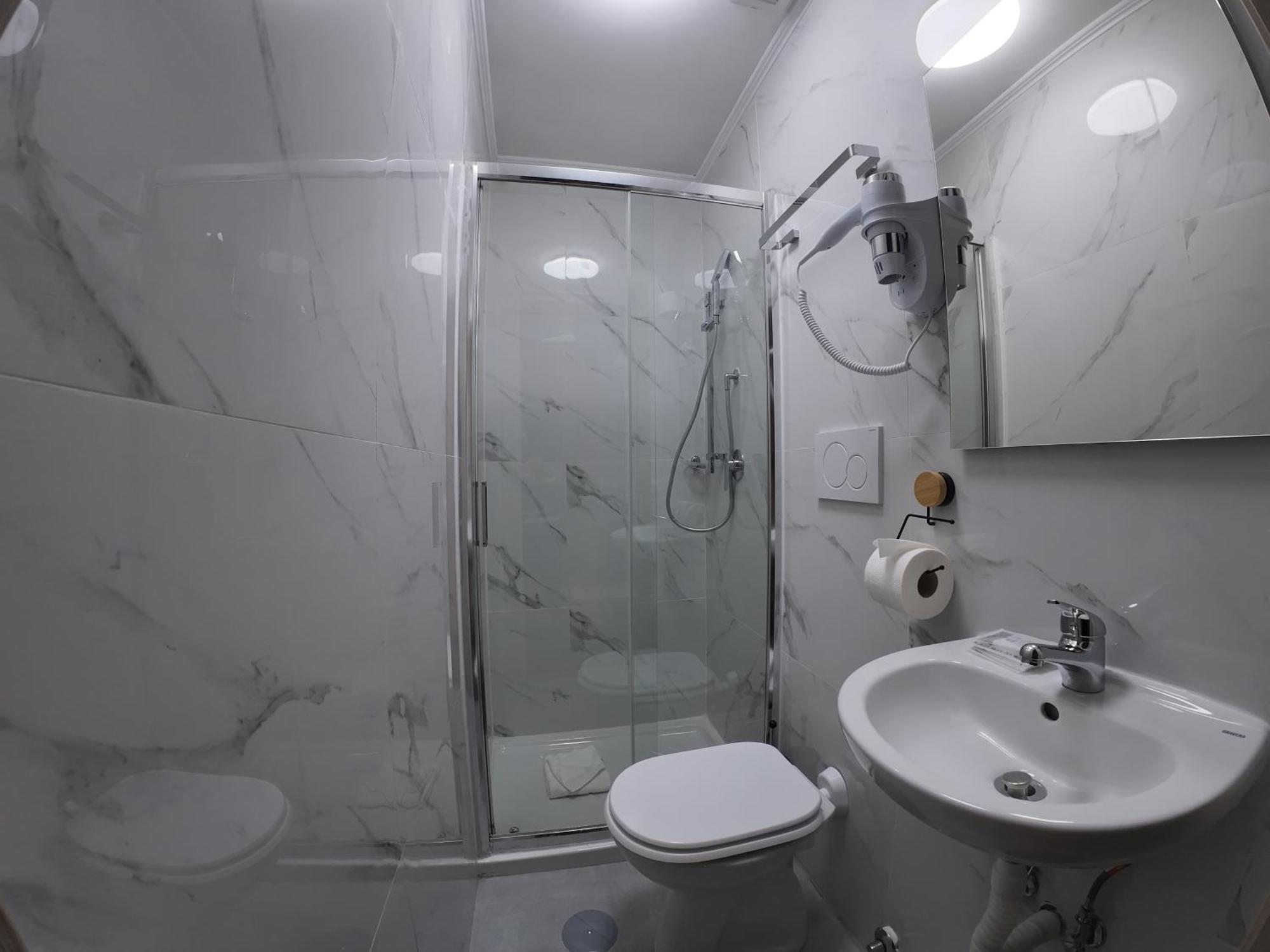 Kaydee Guesthouse ローマ エクステリア 写真