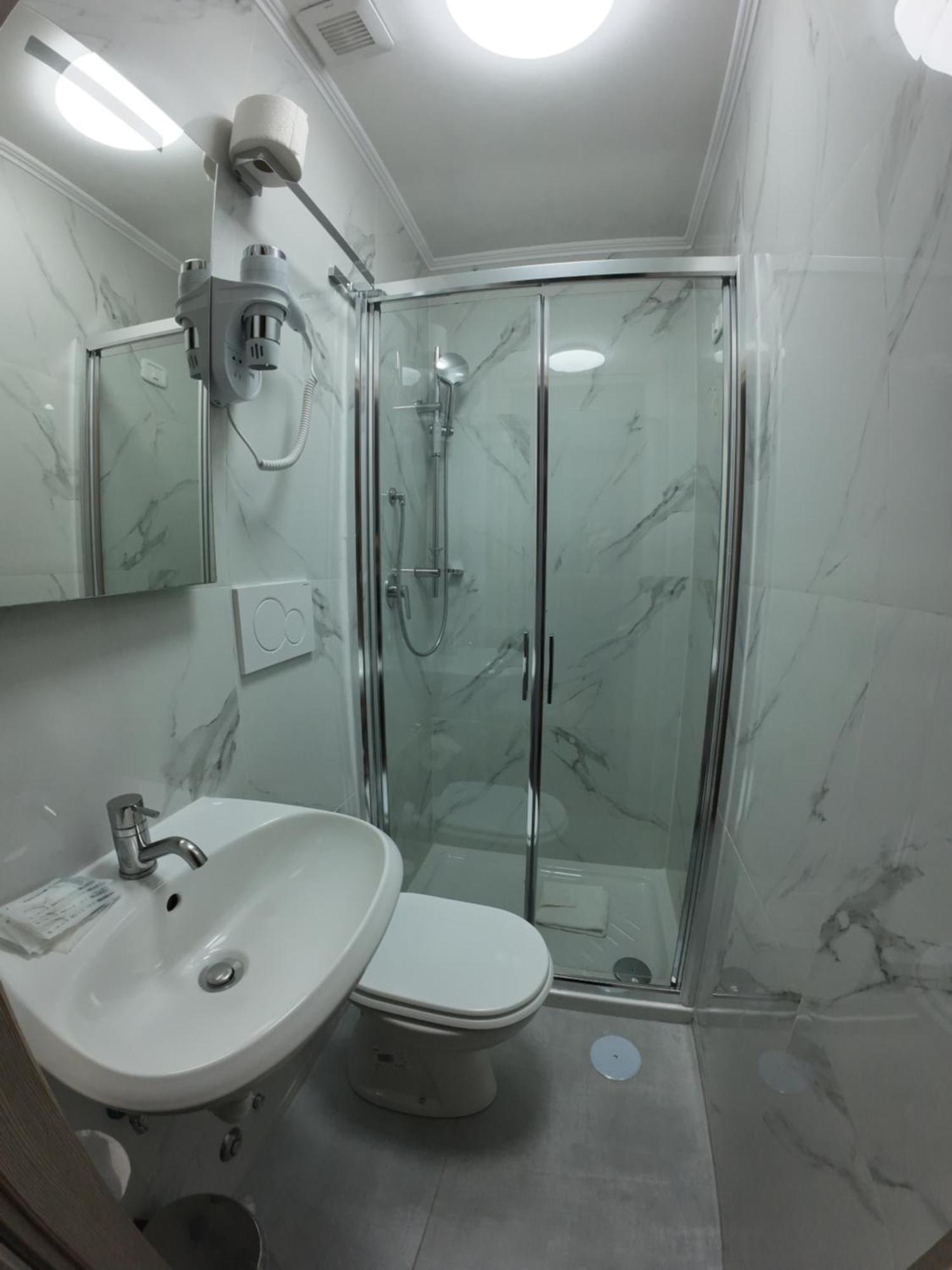 Kaydee Guesthouse ローマ エクステリア 写真