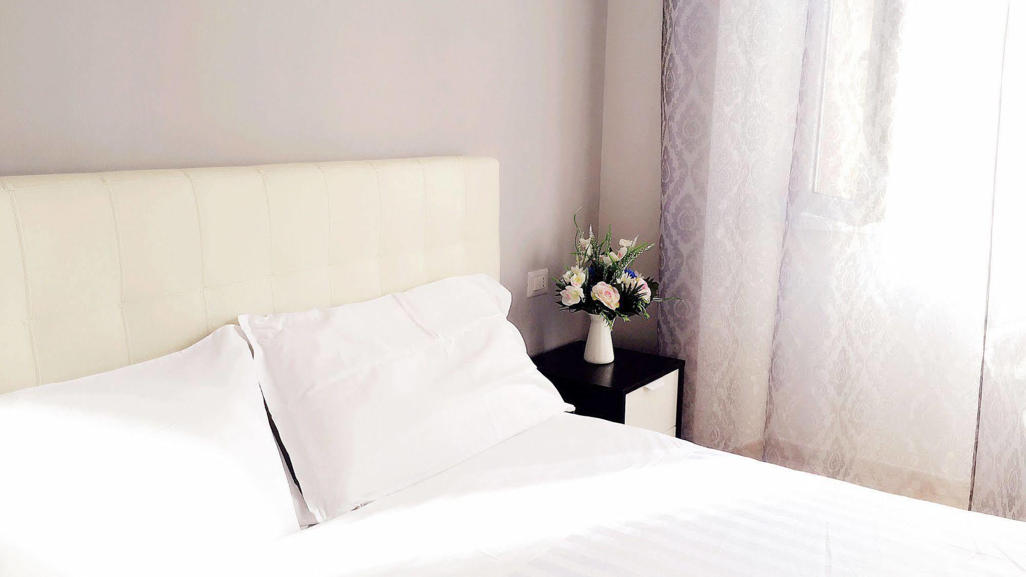 Kaydee Guesthouse ローマ エクステリア 写真